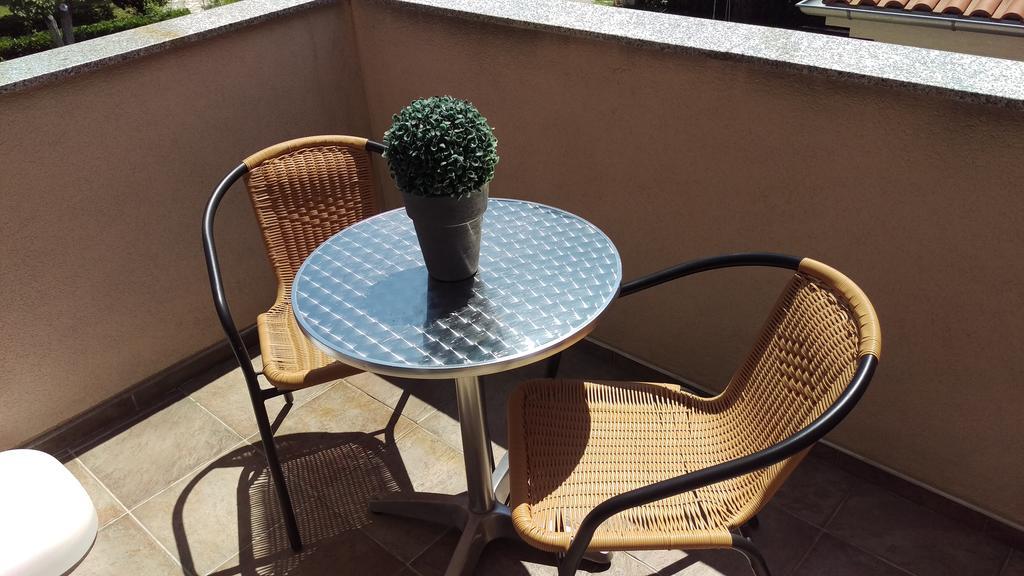 Apartment Casa Eni Drazice Luaran gambar